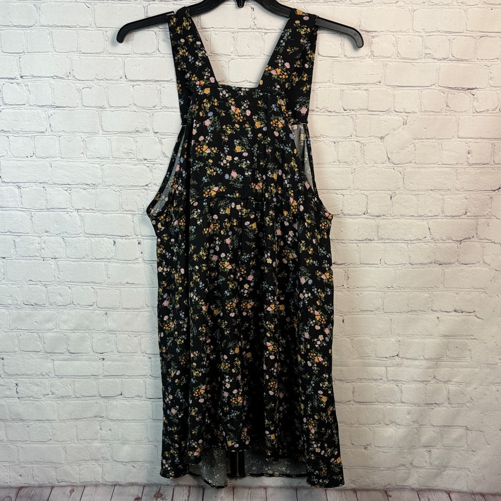 BloomChic Black Floral Mini Overall Dress Size Medium 10 - Picture 6 of 6